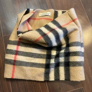 Burberry infinity scarf